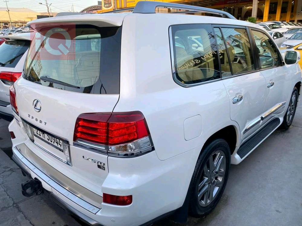 Lexus LX